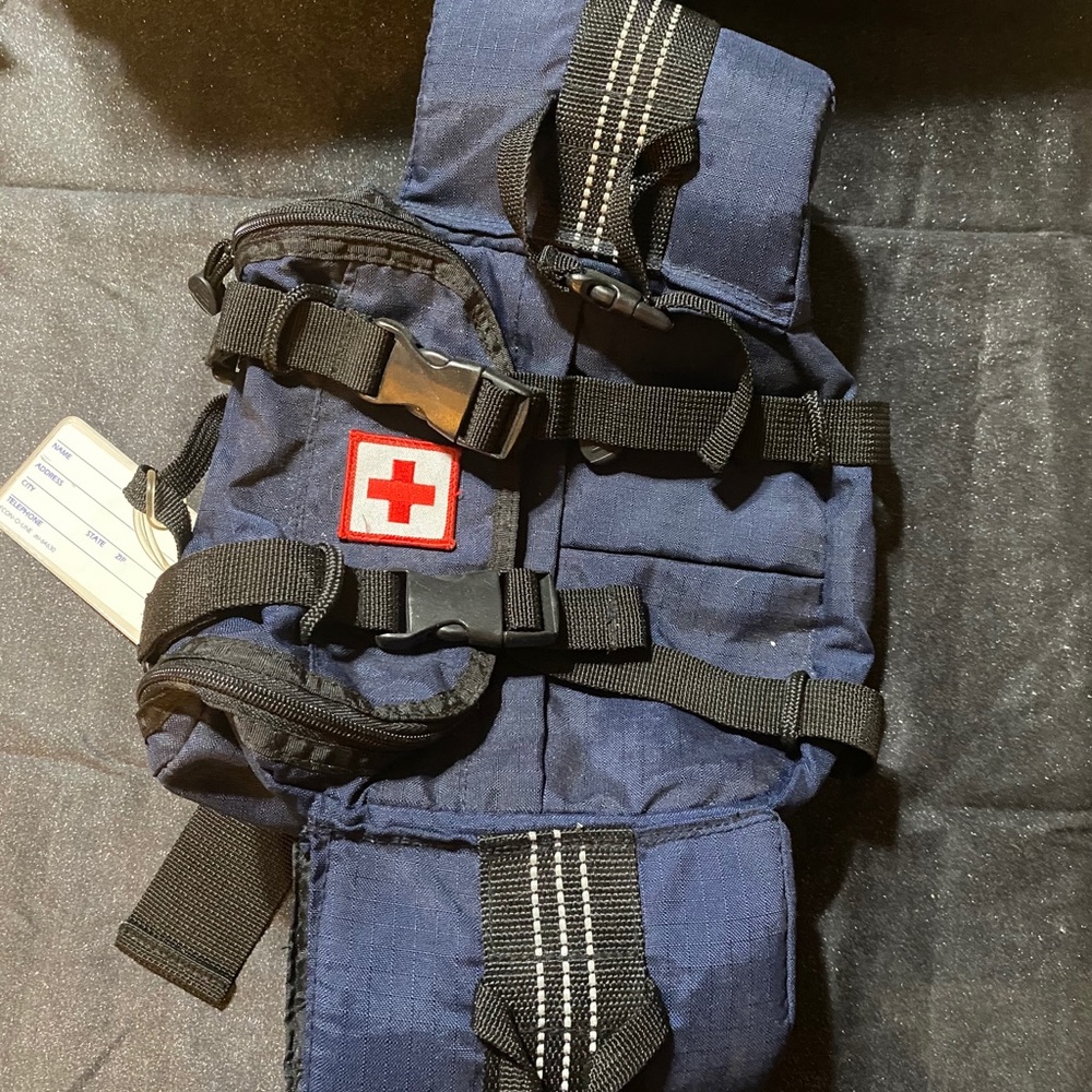 Emergency pack/ waist pack great shape